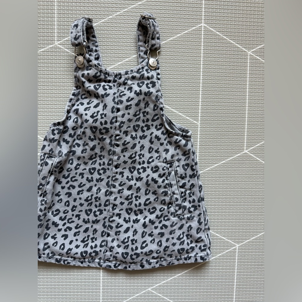 Wonder nation|Baby girl/toddler Gray Leopard Print Pinafore denim Dress•••2T